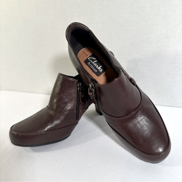 Clarks Shoes - Clarks Artesian Vermont Terrace  Shootie W Sz 6m  Brown Leather Loafer Boot Shoe